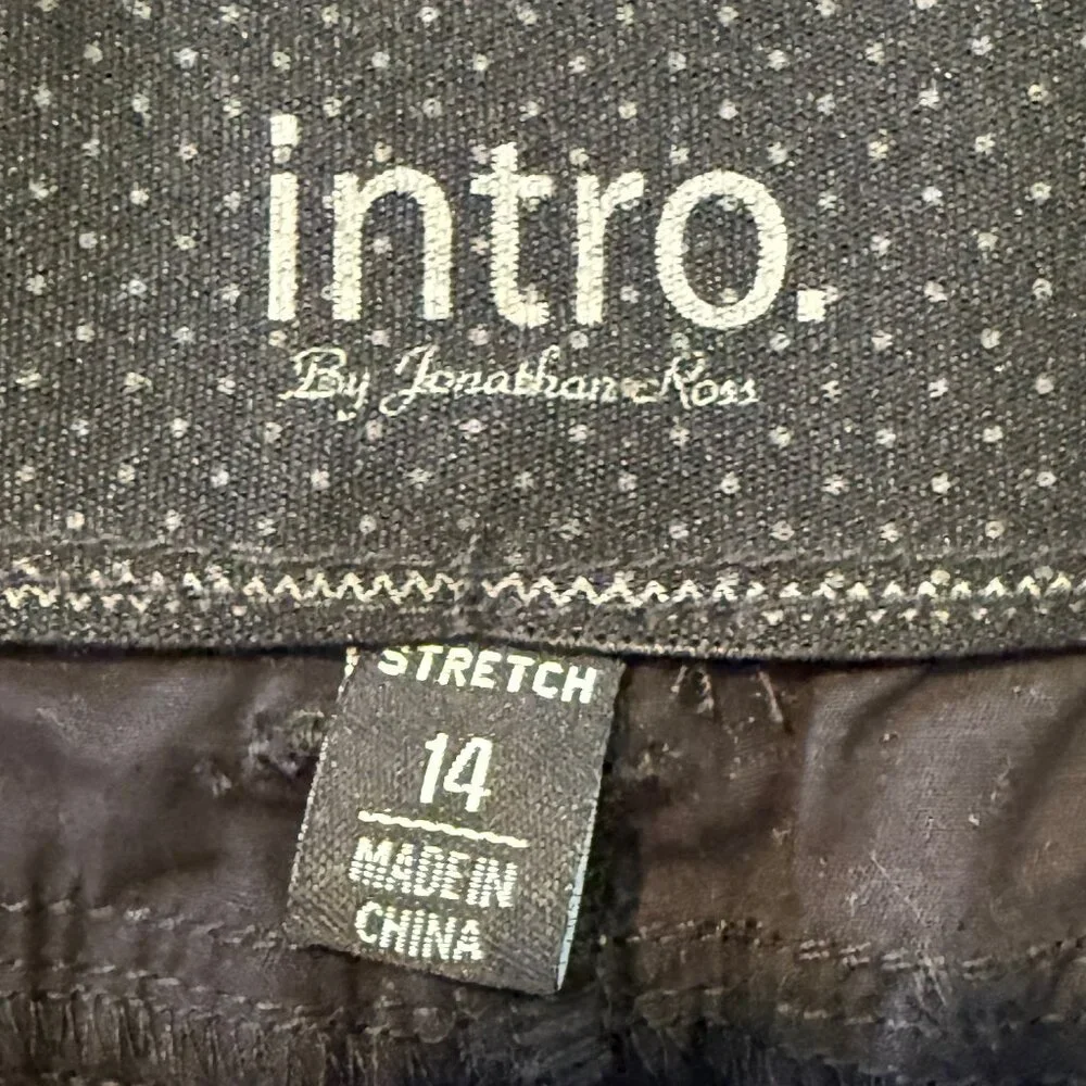 intro. Jonathan Ross Black Cotton Spandex Blend Comfort Waist Capri Pant Size 14